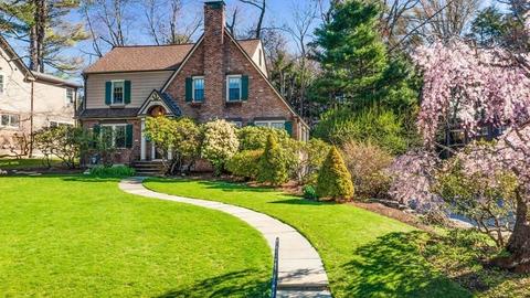 64 Devonshire Rd, Newton, MA 02468 photo 2