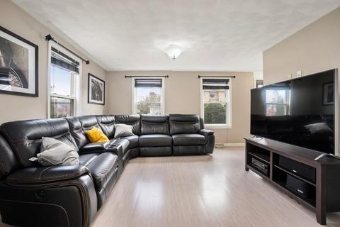 22 Dapper Darby Dr, Stoneham, MA 02180 photo 3