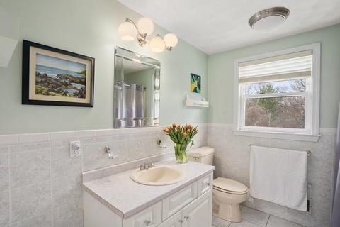 22 Dapper Darby Dr, Stoneham, MA 02180 photo 17