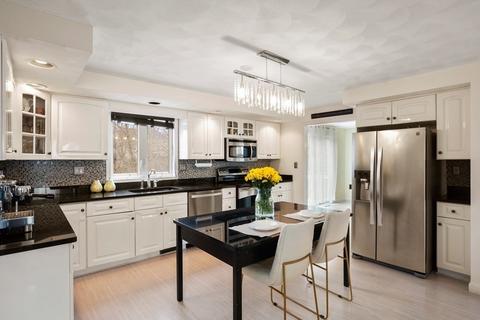 22 Dapper Darby Dr, Stoneham, MA 02180 photo 6