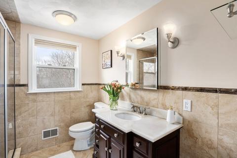 22 Dapper Darby Dr, Stoneham, MA 02180 photo 10