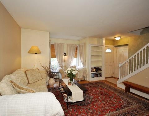 34 Thompson St, Maynard, MA 01754 photo 4