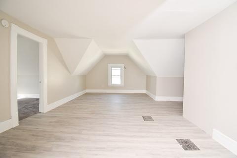 34 Rutledge Ave, Springfield, MA 01105 photo 4