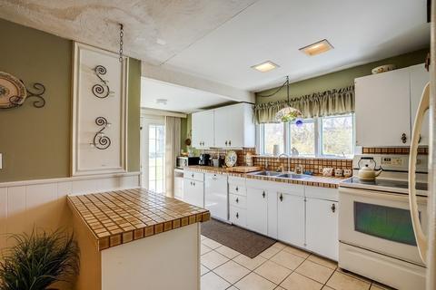 19 Aspinwall Rd, Braintree, MA 02184 photo 11