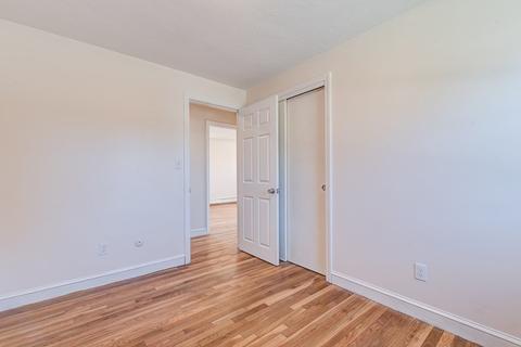 13 Mitris Blvd, Woonsocket, RI 02895 photo 12