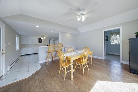 39 Prince St, Danvers, MA 01923 photo 4