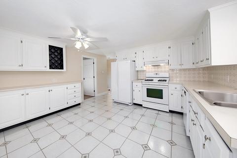 39 Prince St, Danvers, MA 01923 photo 8