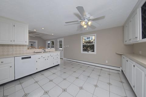 39 Prince St, Danvers, MA 01923 photo 9
