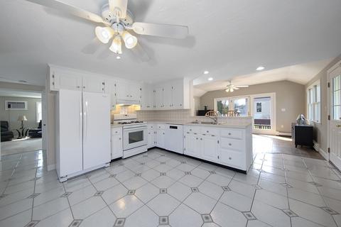 39 Prince St, Danvers, MA 01923 photo 7