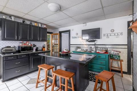 24 Pattison St, Worcester, MA 01604 photo 4
