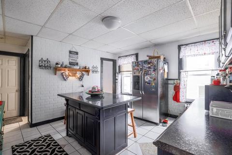 24 Pattison St, Worcester, MA 01604 photo 3