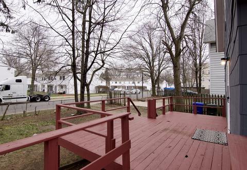 147 Marion St, Springfield, MA 01109 photo 3