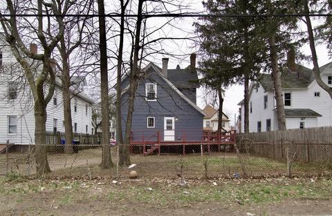 147 Marion St, Springfield, MA 01109 photo 2