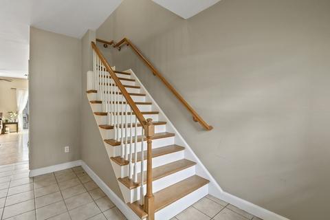23 Johnson St # -b, Worcester, MA 01604 photo 5