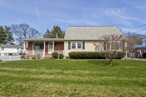 23 Simone Rd, Chicopee, MA 01013 photo 1