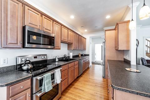 142 Holyoke St, Easthampton, MA 01027 photo 9