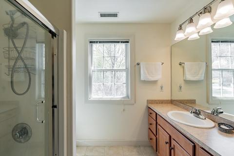 142 Holyoke St, Easthampton, MA 01027 photo 24