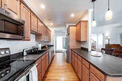 142 Holyoke St, Easthampton, MA 01027 photo 10