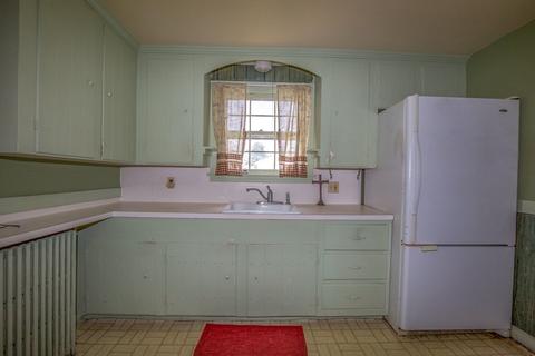 402 Goodwin St, Springfield, MA 01151 photo 6