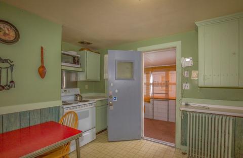 402 Goodwin St, Springfield, MA 01151 photo 8