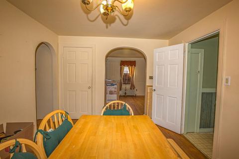 402 Goodwin St, Springfield, MA 01151 photo 11