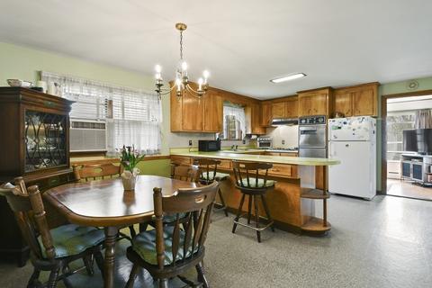122 Orient St, Worcester, MA 01604 photo 8