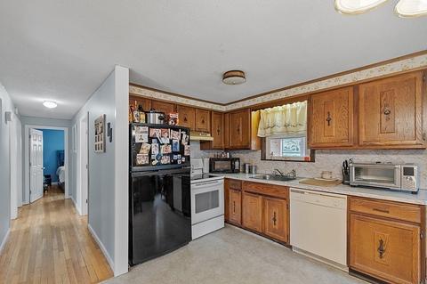 59 Greendale Ave, Worcester, MA 01606 photo 9