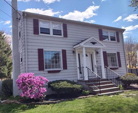 136 Willow, Reading, MA 01867 photo 3