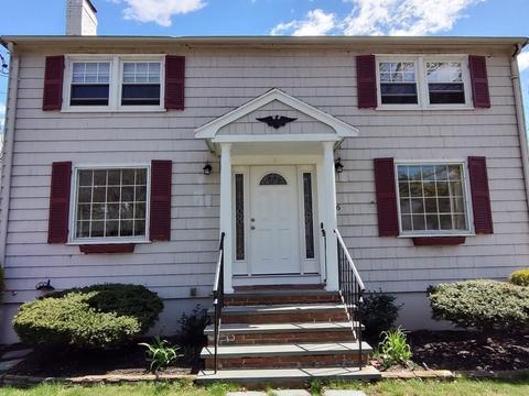 136 Willow, Reading, MA 01867 photo 2
