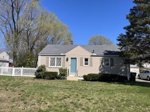 115 Denwall Dr, Springfield, MA 01119 photo 2