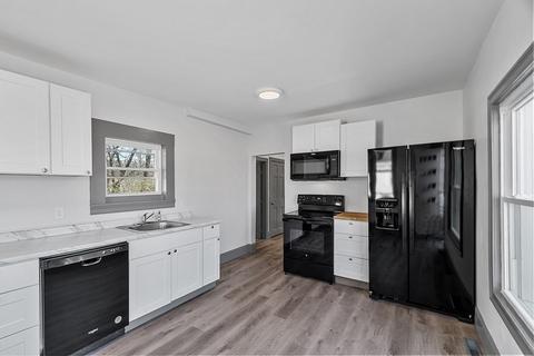 52 Marble St, Athol, MA 01331 photo 3