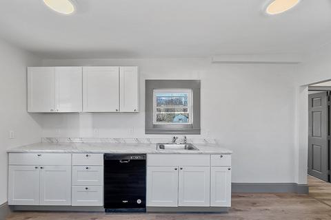 52 Marble St, Athol, MA 01331 photo 4