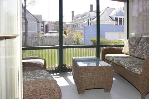 87 Maplewood Ter, Springfield, MA 01108 photo 17