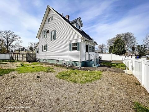 97 Rowland St, Springfield, MA 01107 photo 6