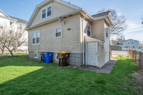 22 Eaton St, Fall River, MA 02723 photo 3