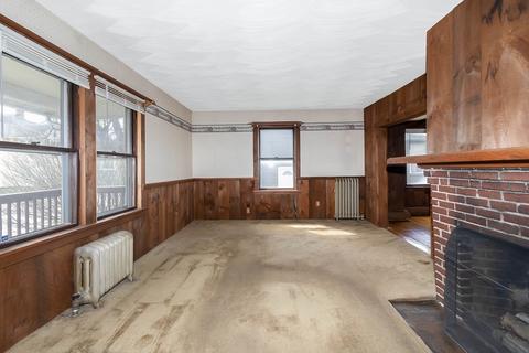 38 Howes St, Springfield, MA 01118 photo 6
