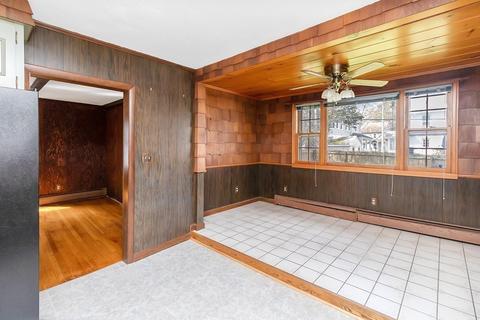 38 Howes St, Springfield, MA 01118 photo 10