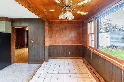 38 Howes St, Springfield, MA 01118 photo 14