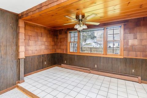 38 Howes St, Springfield, MA 01118 photo 17