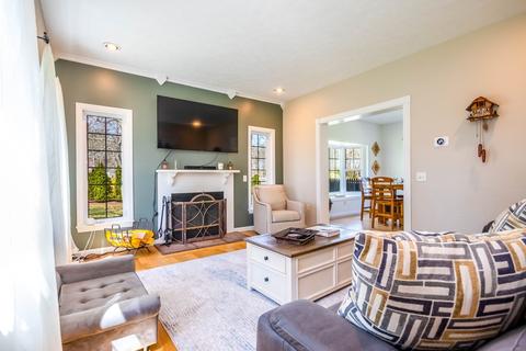 185 Ashumet Rd, Mashpee, MA 02649 photo 4