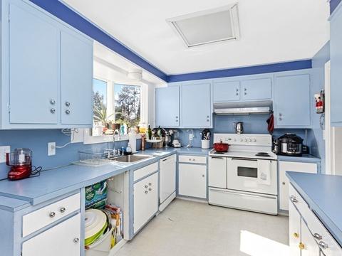 161 Willard Rd, Brookline, MA 02445 photo 5