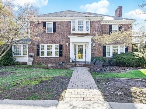 161 Willard Rd, Brookline, MA 02445 photo 1