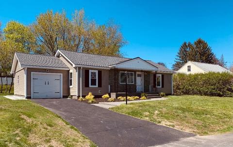 21 Crystal St, Webster, MA 01570 photo 1