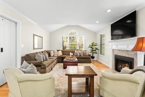 4 Griffin Rd, Franklin, MA 02038 photo 3