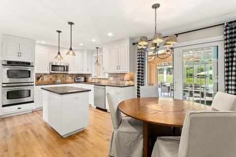 4 Griffin Rd, Franklin, MA 02038 photo 2