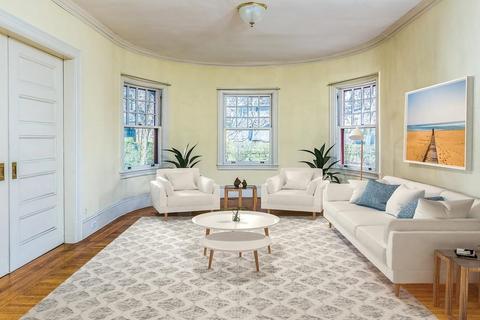 135 Aspinwall Ave, Brookline, MA 02446 photo 6
