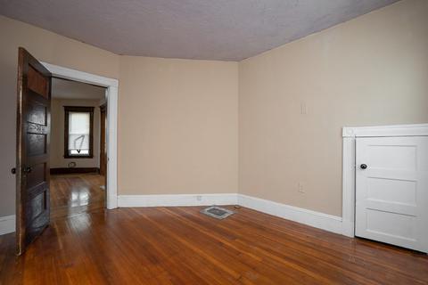 215 White St, Springfield, MA 01108 photo 17