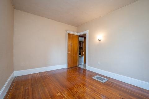 215 White St, Springfield, MA 01108 photo 23