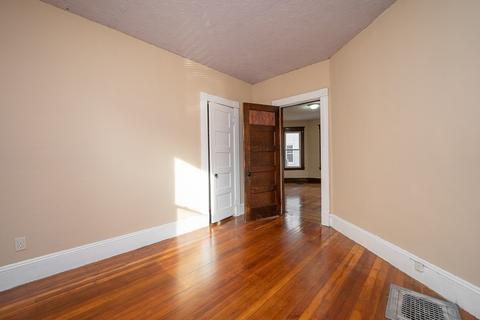 215 White St, Springfield, MA 01108 photo 16