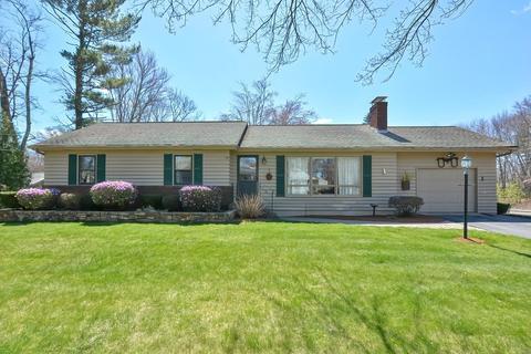 1 Myrtle St, Mendon, MA 01756 photo 1